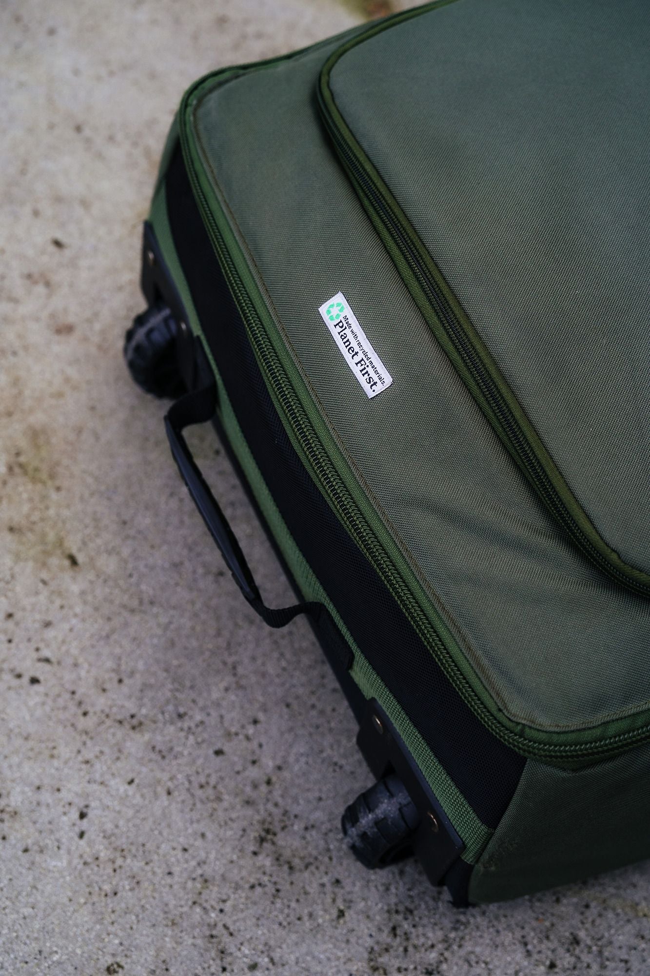 LF Supply Ultimate DW Travel Bag Wheelie